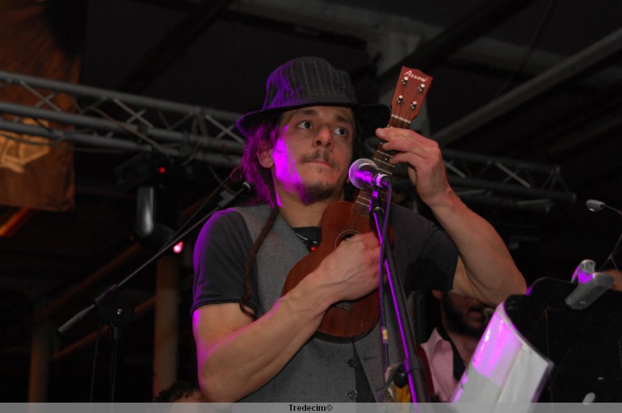 CENINO081.jpg